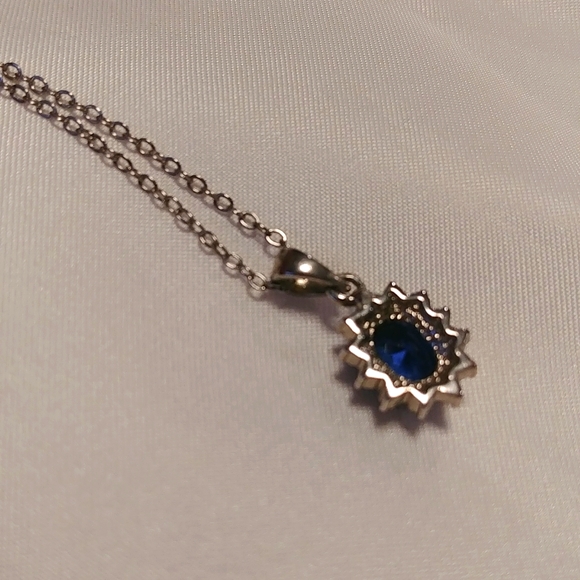 Necklace with Pendant Faux Sapphire and Crystal - Picture 3 of 4